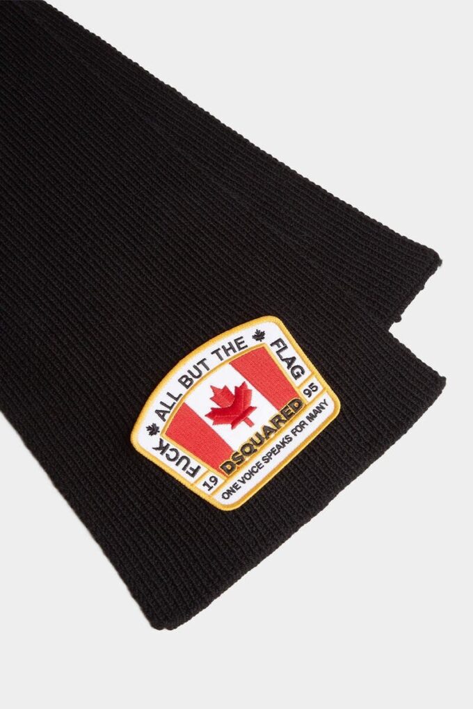 Sciarpa lavorata a maglia con bandiera canadese Sciarpa lavorata a maglia con bandiera canadese