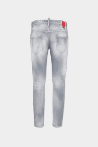 Skater Jean con lavaggio grigio spazzolato