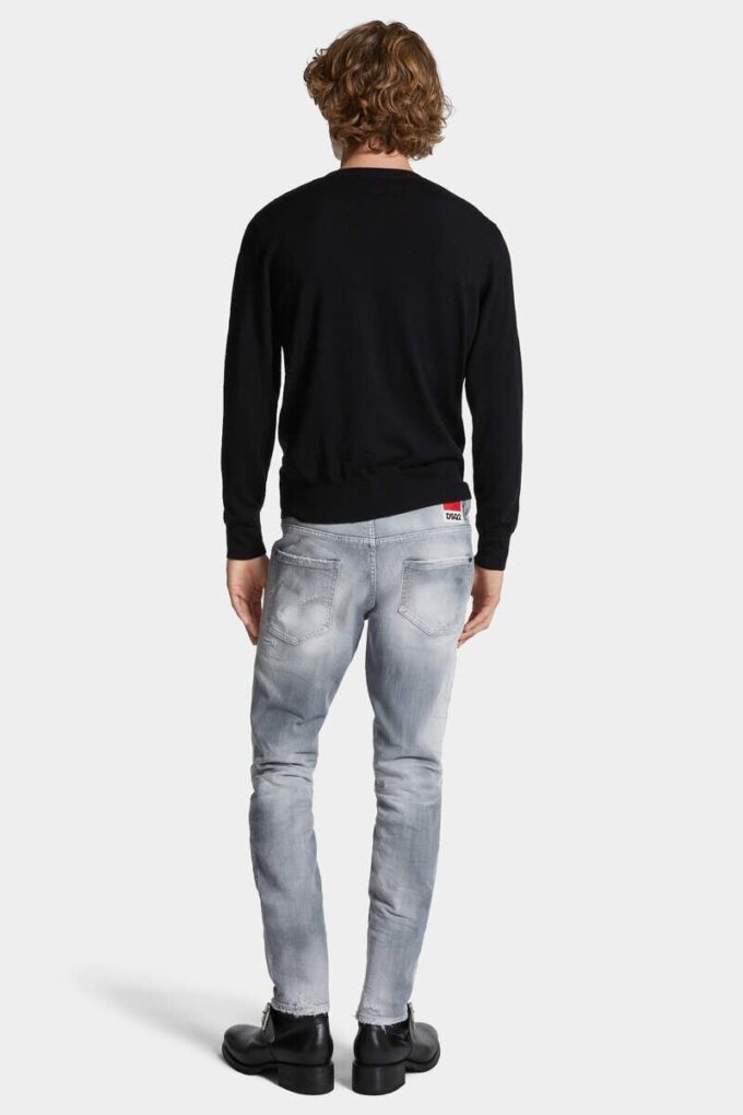 Skater Jean con lavaggio grigio spazzolato Skater Jean con lavaggio grigio spazzolato