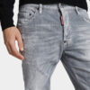 Skater Jean con lavaggio grigio spazzolato Skater Jean con lavaggio grigio spazzolato