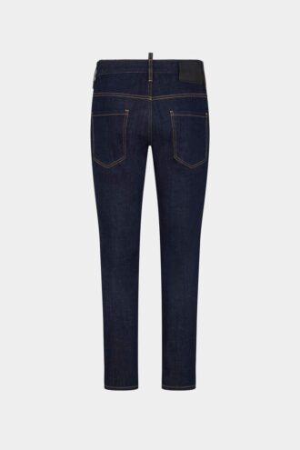 Skater Jean con lavaggio scuro