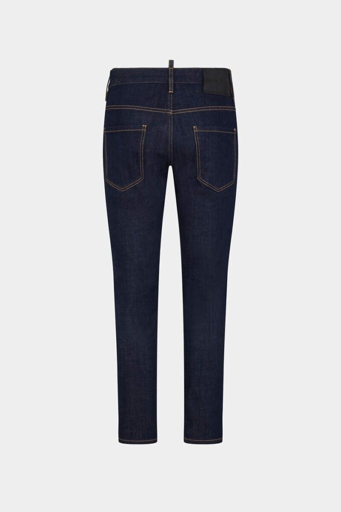 Skater Jean con lavaggio scuro Skater Jean con lavaggio scuro
