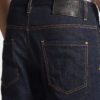 Skater Jean con lavaggio scuro Skater Jean con lavaggio scuro