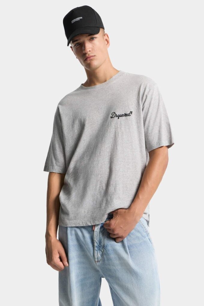 T-shirt dalla vestibilità ampia firmata Dsquared2 T-shirt dalla vestibilità ampia firmata Dsquared2
